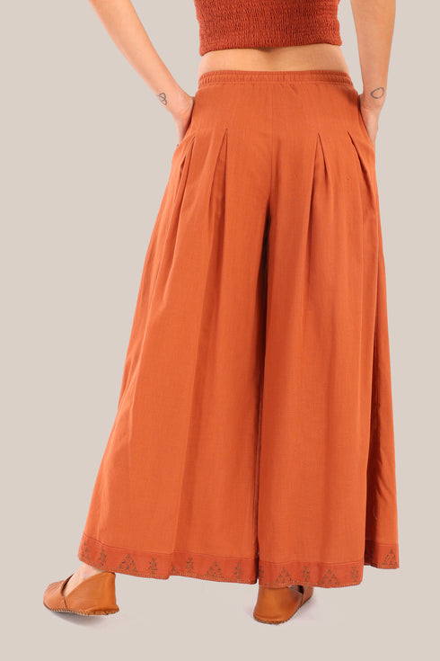 Embroidered wide leg pants with short lining